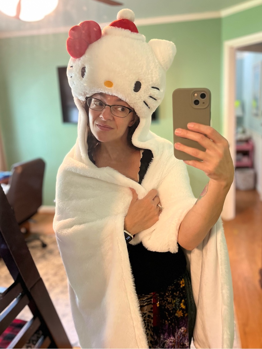 Hello Kitty Soft Hooded Blanket w/ Large Plush Head White